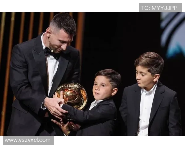 足球明星闲暇时光街头购物探秘时尚与运动的完美结合